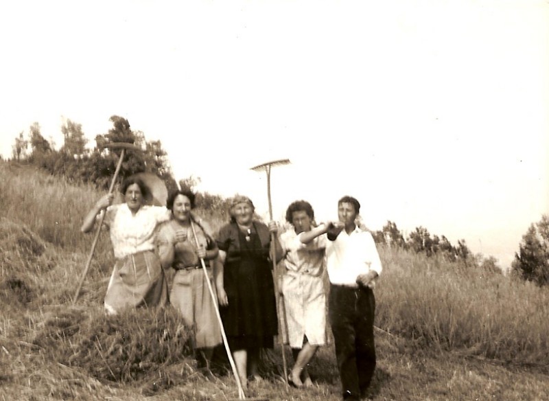 Fienagione Roncoi Luglio 1959. Silvia Rita Maria dei Cenci Fiorina e Toni.jpg