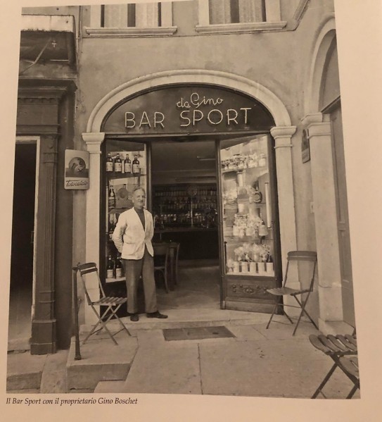 84) Bar Sport col proprietario Gino Boschet..jpg