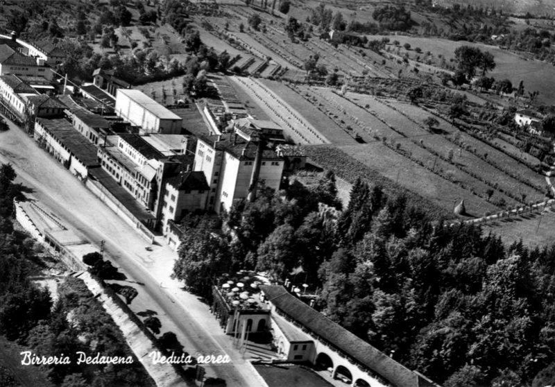 46) Anni '50 - Veduta aerea della Fabbrica Birra Pedavena.jpg