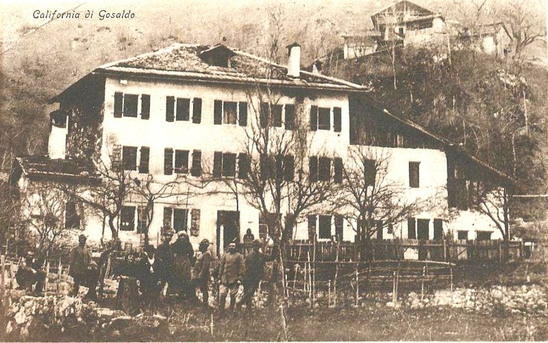 06-L'osteria-Alla California - Nel 1921 viene aperta la strada del canal del Mis e California é collegata con i paesi della zona di Belluno e Feltre con un servizio di autocorriere.jpg