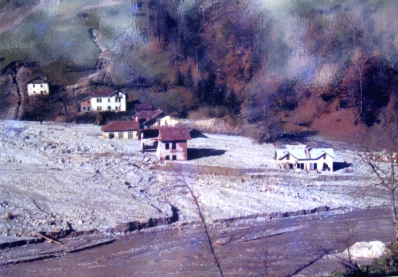 02-Dintorni di California, alluvione 1966..jpg