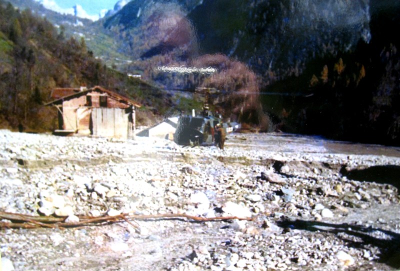 05-Alluvione 1966.  La piana di California e la verde vallata di Tiser.jpg