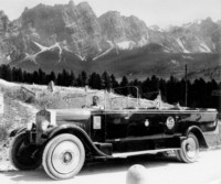 5) Ultimi anni '20 - Autobus SAD nelle Dolomiti ampezzane.jpg