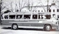 4) anni ‘60 - una Fiat 680 della stessa azienda in occasione di una gita scolastica;.jpg