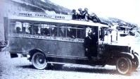 5) anno 1935- torpedone della ditta di Busche in occasione di una gita turistica sul Monte Grappa;.jpg