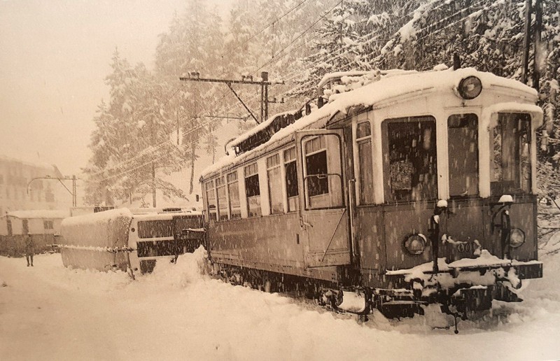 20c) 11 Marzo 1960, il treno deraglia ad Acquabona..jpg