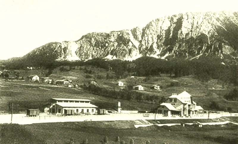 31a) Cortina 1921. La stazione ferroviaria é completata..jpg