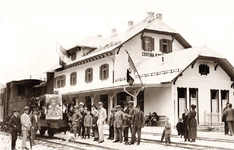 31b) 15 Giugno 1921, la Ferrovia delle Dolomiti inizia la sua attività..jpg