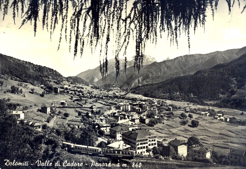 63c) Valle di Cadore m.840 -Panorama (Trenino delle Dolomiti).jpg