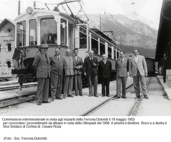 78b) Commissione interministeriale in visita agli impianti della Ferrovia Dolomiti il 19 Maggio 1953 per concordare i provvedimenti da attuare in vista delle Olimpiadi di Cortina del 1956..jpg