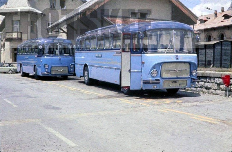 92) Cortina 1961 - Il bus sostituiva alcune corse del trenino..jpg