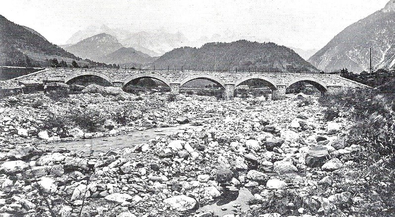 37 Ponte sul torrente Rova ad Agordo.jpg