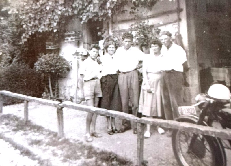 16c) Ferrovia Bribano-Agordo. Casello dei Suppiei metà anni 50..jpg