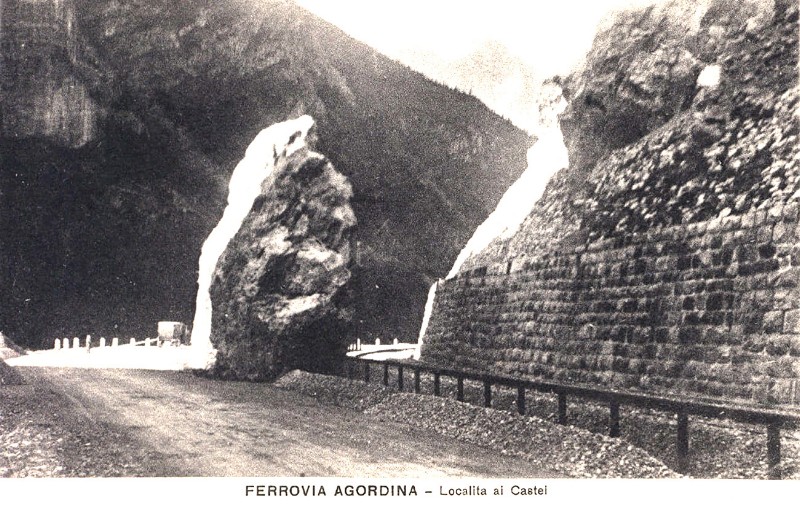 24a) Ferrovia agordina - Località ai Castei..jpg