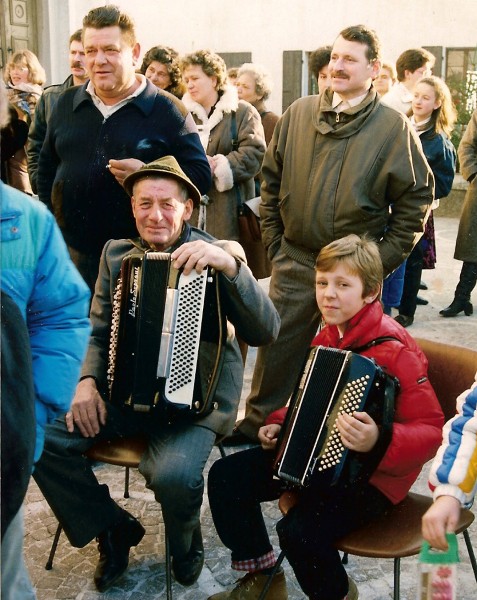 10-Me neodo Ivan Scotti con me zioToni subit alla festa della befana.jpg