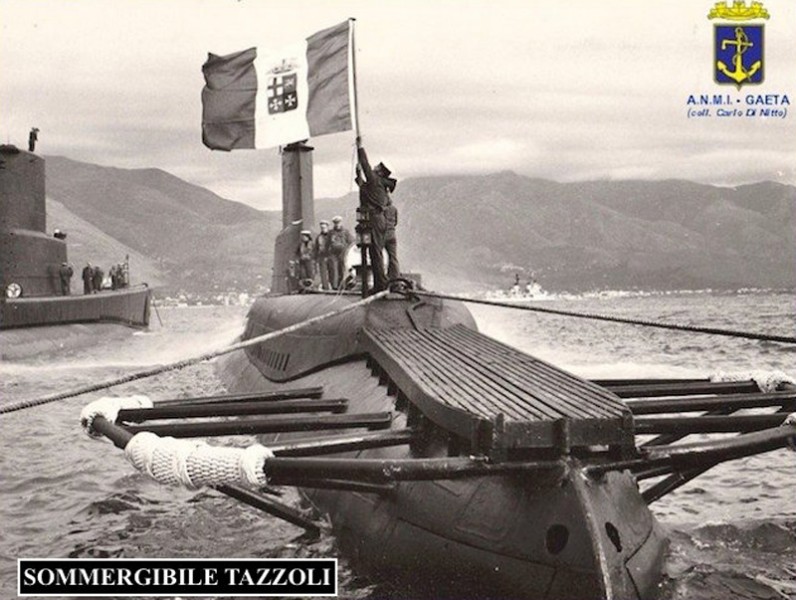 110) Varo del sommergibile Tazzoli 2-4-1942..jpg