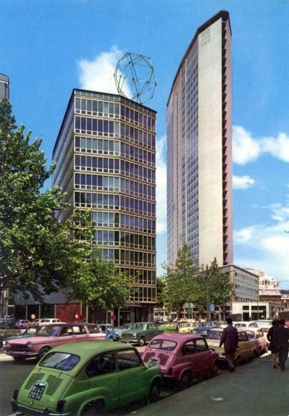 92a) Milano anno 1963 grattacielo Pirelli e palazzo Galbani.jpg