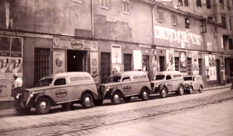 172) Deposito Galbani di Trieste in piazza Ospedale, anno 1951.jpg