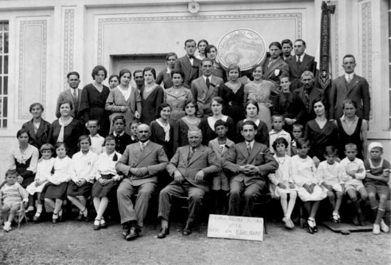 23a) Anni '50 S.A. Egidio Galbani MELZO Milano, foto di gruppo dei dipendenti.jpg