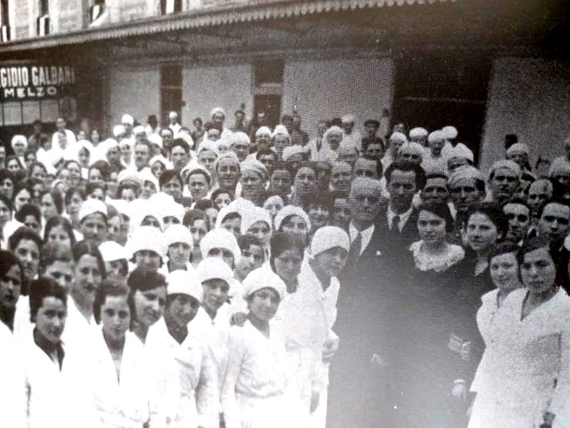 23b) Anni '50 S.A. Egidio Galbani MELZO Milano., foto gruppo dipendenti..jpg