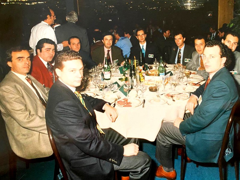 31b) Primi anni '90 - Premier 'Casa Romagnoli' ... Avetta; Dondè, Fasciolo, Ottolia, Racca, DeFino, Arcari, Moraca, Invernizzi e Pagano ... i primi Terminalini in Galbani.jpg