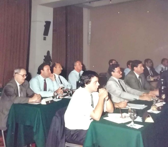 64) Galbani - Riunione romana anni '90. Da sx Guglielminotti, Grossi, Fontana, Fiocchi, Cecchi, Cassarino, Borri, Crea..jpg