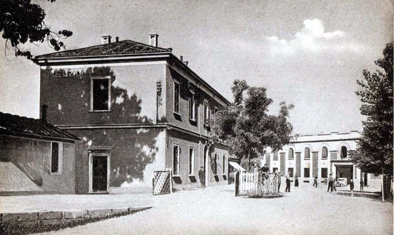 5) MELZO Milano, stazione ferroviaria e S.A. Egidio Galbani.jpg