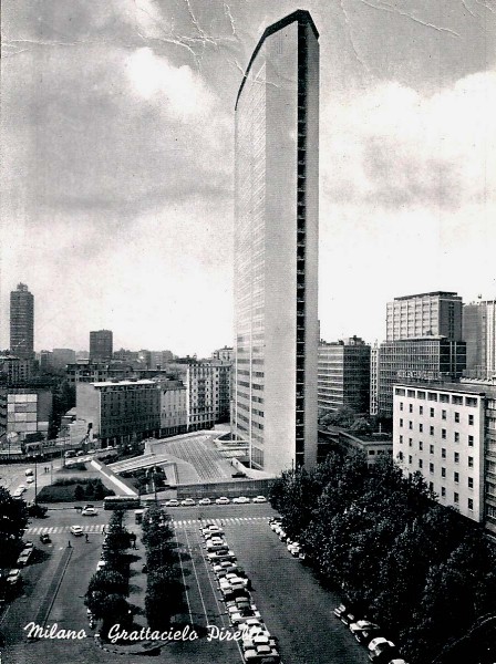 88) Milano anno 1963 grattacielo Pirelli e palazzo Galbani.jpg