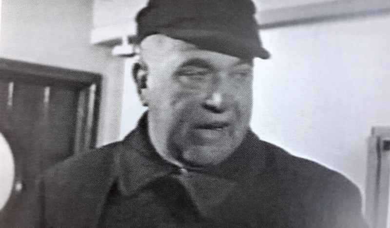 23) Il comandante del Genepesca II, Pio Persico. Anno 1955..jpg