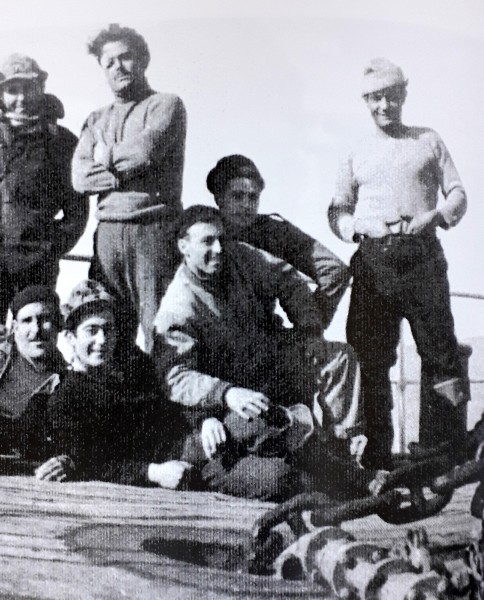 25)Genepesca VI. Anno 1955. In alto Mancinelli Tommaso(la civetta), Mazzone Antonio(Pecurone); in basso Mancinelli Salvatore(Lu Chiove), Serafini Carmine e Scordella Michele..jpg