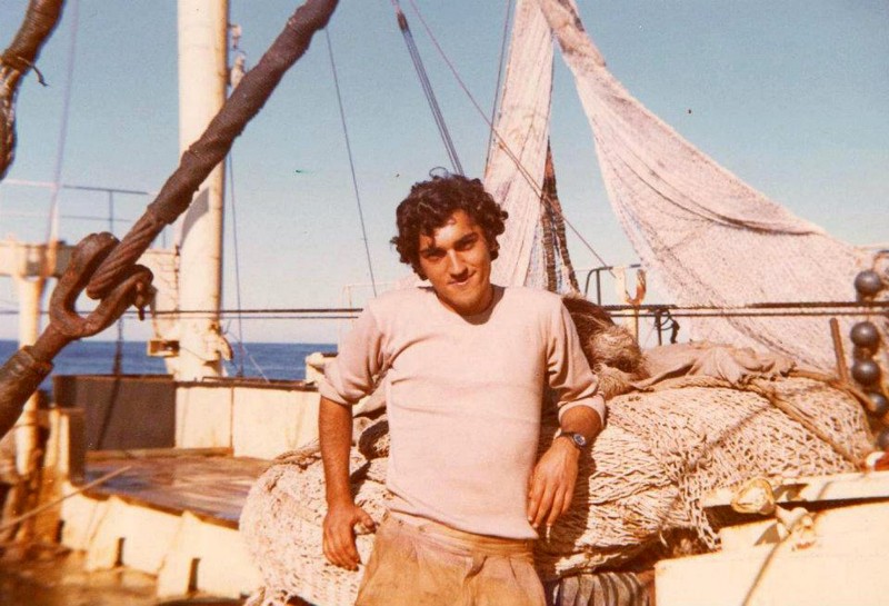 149c- Gennaro D'Amato in siesta sul Corrado III (ex Genepesca X) anno 1972.jpg