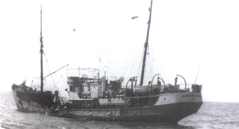 47) Genepesca III ex Amba Aradam, in Atlantico. Anno 1950..jpg