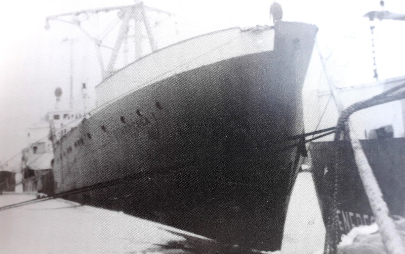 50) Genepesca I in banchina a Livorno sul canale Magnale. Anno 1964..jpg