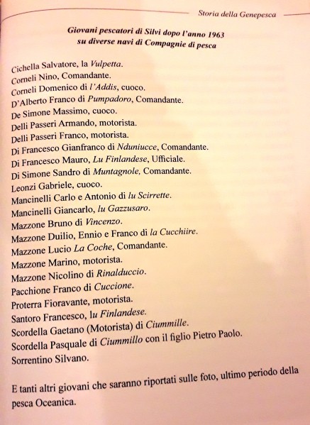 178) Giovani pescatori di Silvi dopo l'anno 1963 su diverse navi di compagnie di pesca..jpg