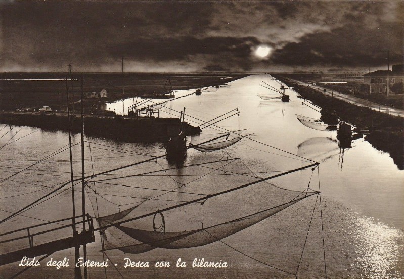 123) Lido degli Estensi - Pesca con la bilancia..jpg