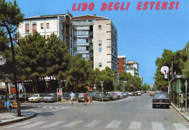 35d-Lido degli Estensi - Viale Giovanni Pascoli anni '60..jpg