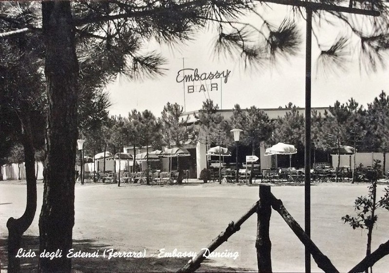 50-Lido degli Estensi (FE) Embassy  Dancing anno 1957.jpg