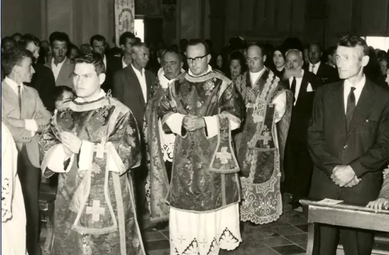 07-Celebrazione prima S. messa don Fabio Cassol Giugno 1965.jpg