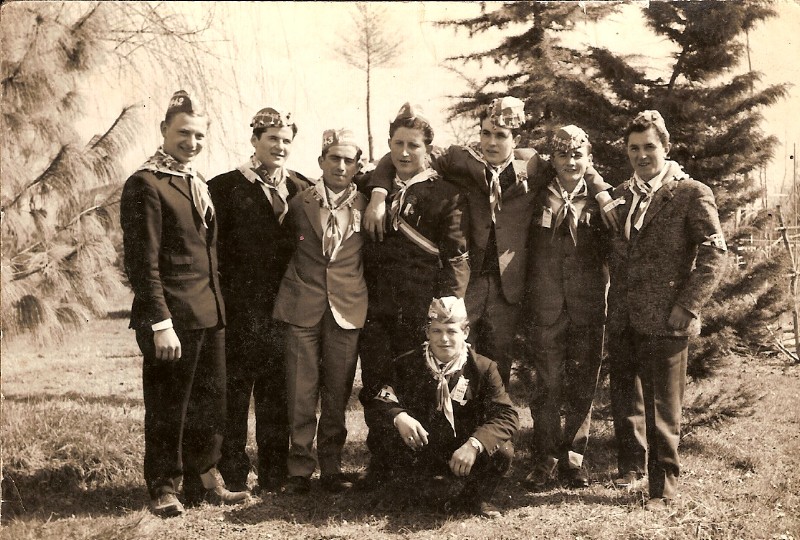 39-Festa della classe 1943, Marzo 1962, in basso Domenico Chiea(meno), Gino Budel e altri.jpg