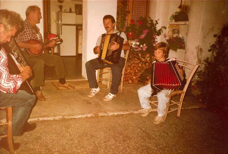 32-Serata dai Scot da sn Elder, Fino al mandolino, Ciano e Ivan, Agosto '86.jpg