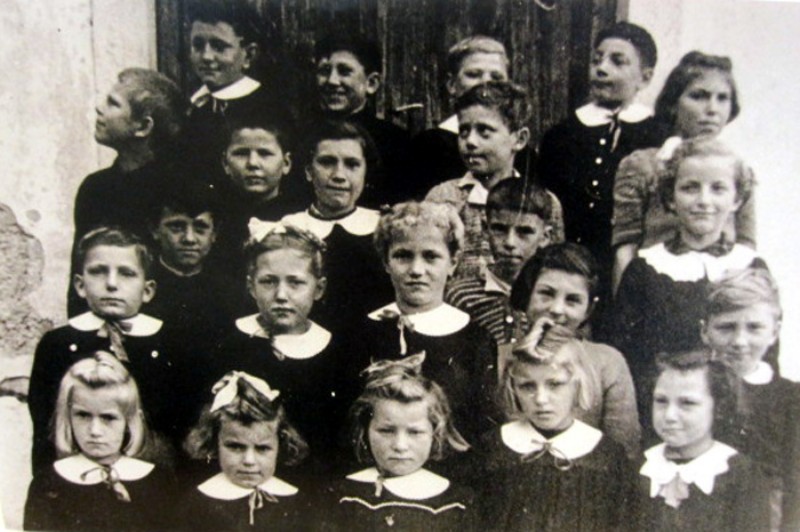 08-Scuole elementari di RONCOI anni 1949-50.jpg