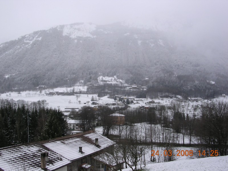 Roncoi dal col de Adriano.JPG