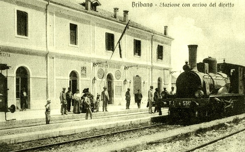 15u) Vecchia locomotiva del Gruppo 530 (ex Rete Adriatica GR.150) alla stazione di Sedico-Bribano.jpg