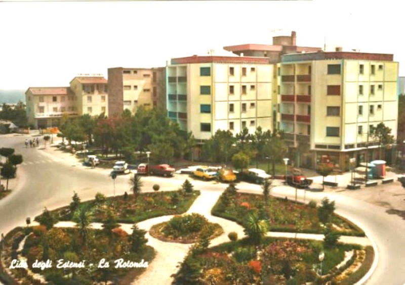 167) Lido degli Estensi - La Rotonda anni '60..jpg