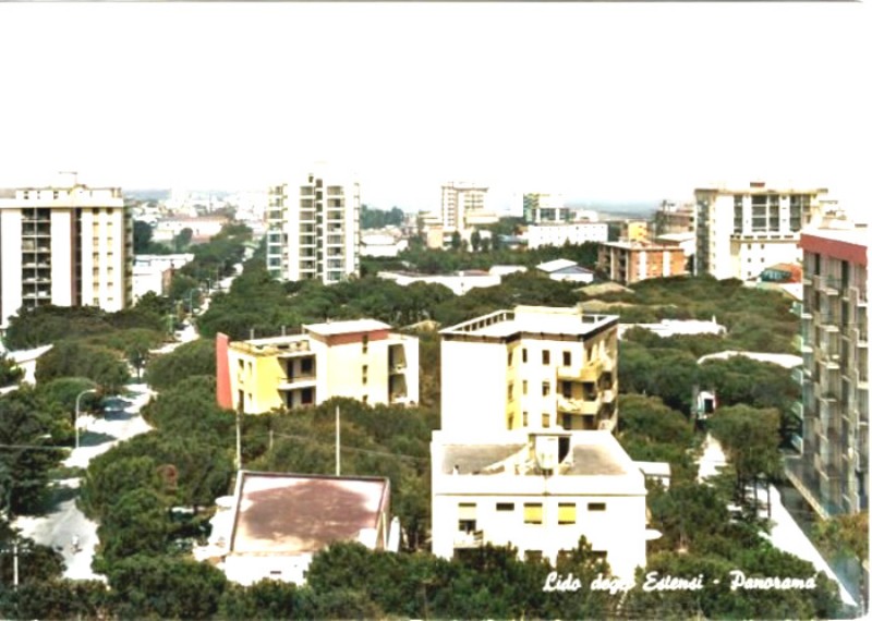 170) Lido degli Estensi - V.le Carducci panorama..jpg