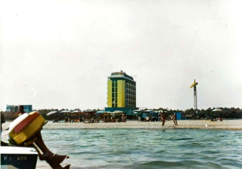 180) Lido degli Estensi - -Spiaggia Plaza 1960.jpg