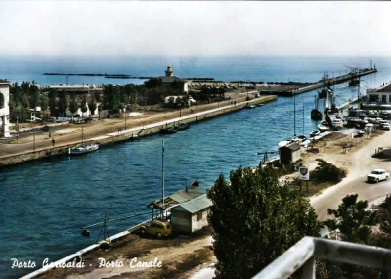 185) Lido degli Estensi - Porto canale..jpg