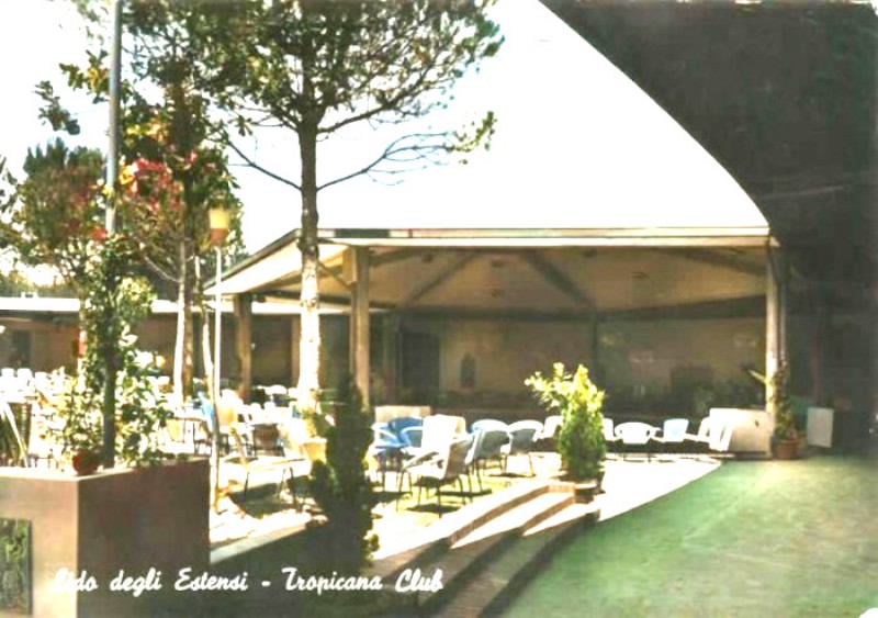 198) Lido degli Estensi - Tropicana club..jpg