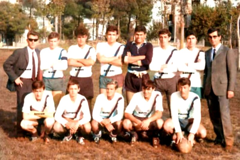 224) Squadra di calcio anni 1963-66.jpg