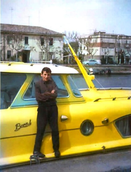 225) -Porto Garibaldi 1963. il sottoscritto a bordo dello Yatch Bora 4 facevamo le uscite in mare con il prof. Chianura.jpg